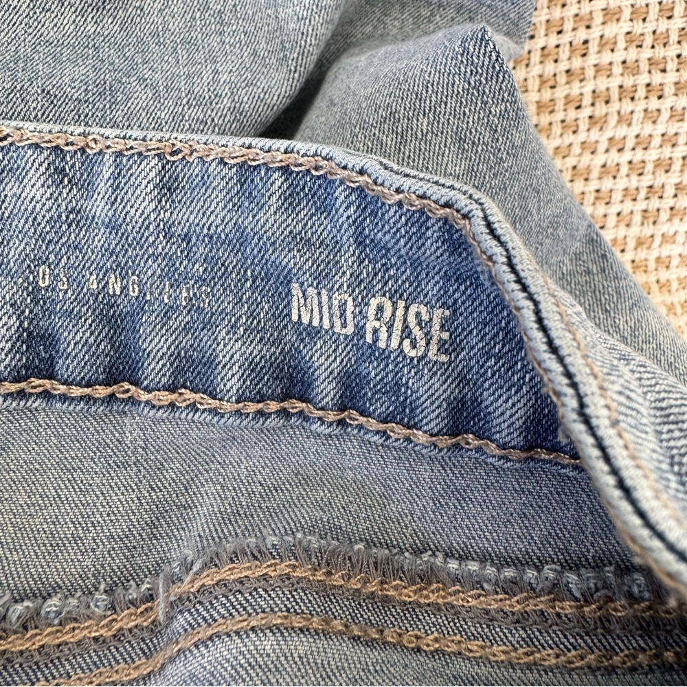 Rewash Distressed Denim Bermuda Shorts Size 3 Juniors 26 Waist Raw Hem Stretch - Picture 9 of 11